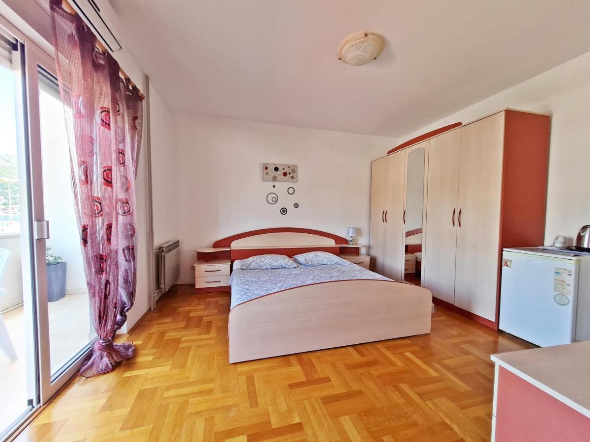 Rooms And Apartments Porat Stobrec Exterior photo