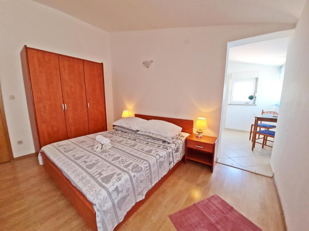Rooms And Apartments Porat Stobrec Exterior photo