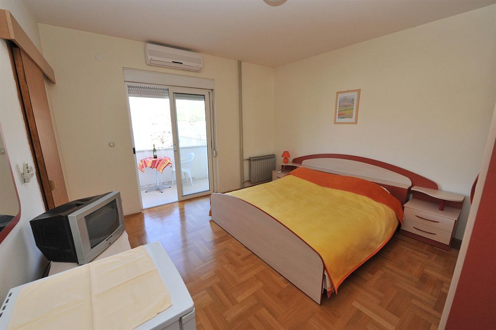 Rooms And Apartments Porat Stobrec Exterior photo