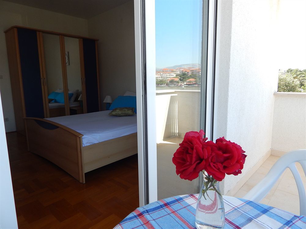 Rooms And Apartments Porat Stobrec Exterior photo